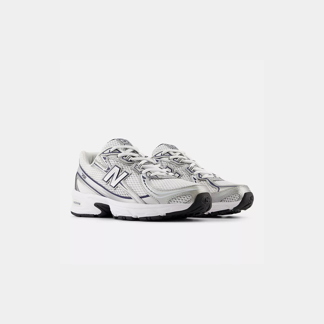 New Balance 740