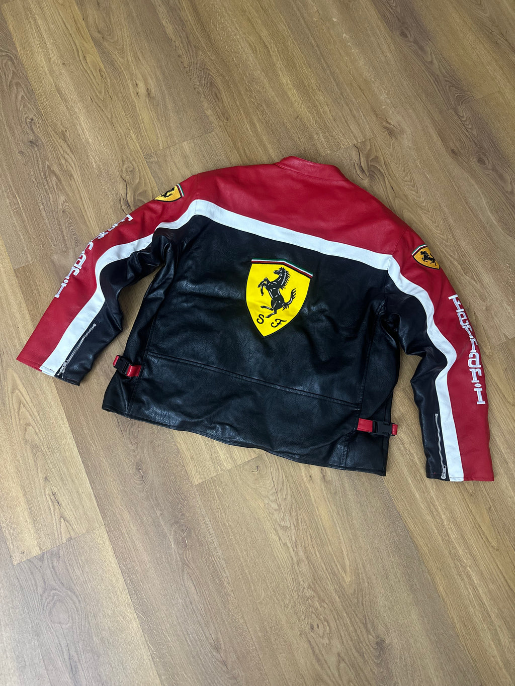 Casaco Ferrari de Couro