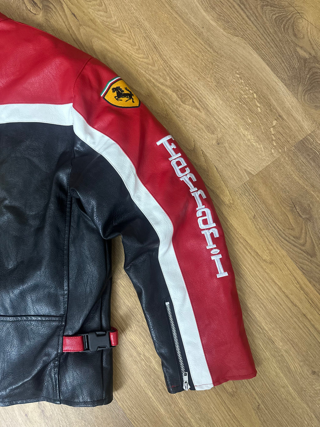Casaco Ferrari de Couro