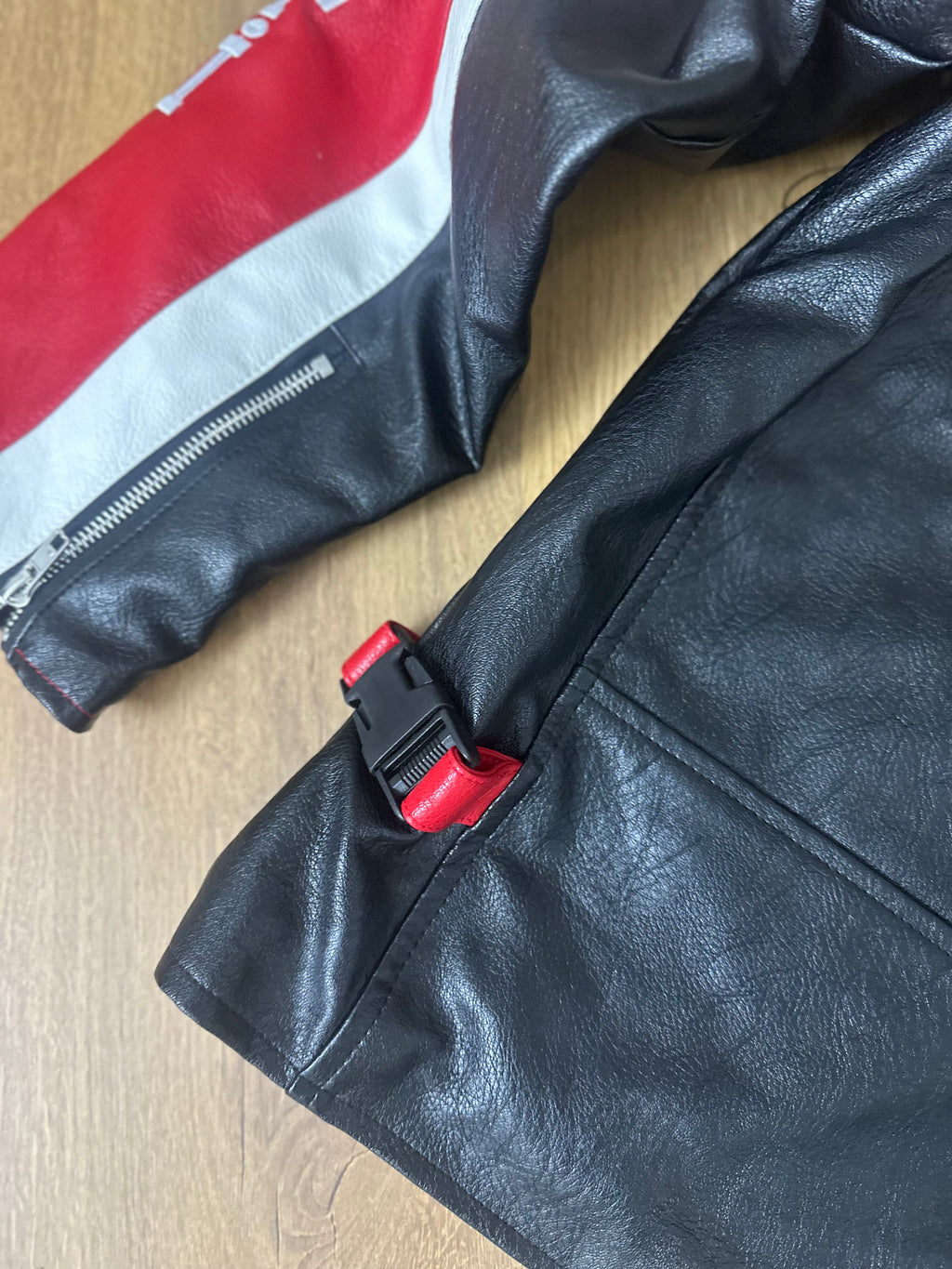 Casaco Ferrari de Couro