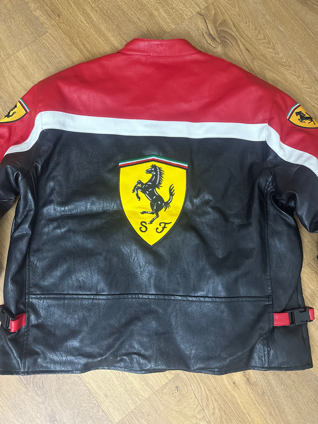 Casaco Ferrari de Couro