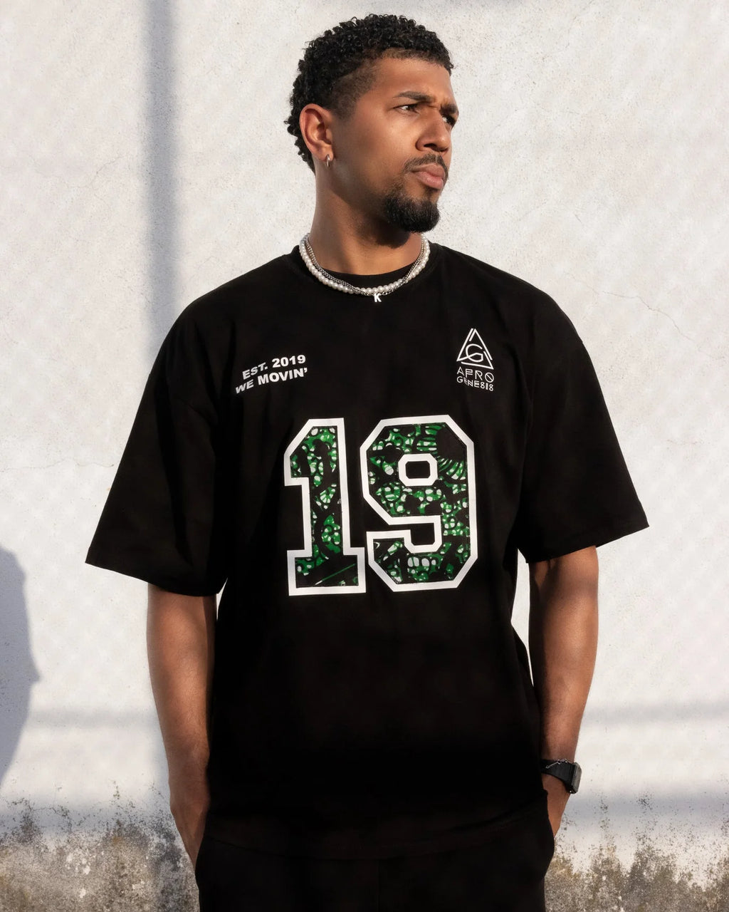 T-shirt oversize com bordado em capulana | AFRO GENESIS